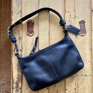 VINTAGE COACH BRAND 100% LEATHER BLACK VINTAGE SHOULDER BAG PURSE COACH ID 11415